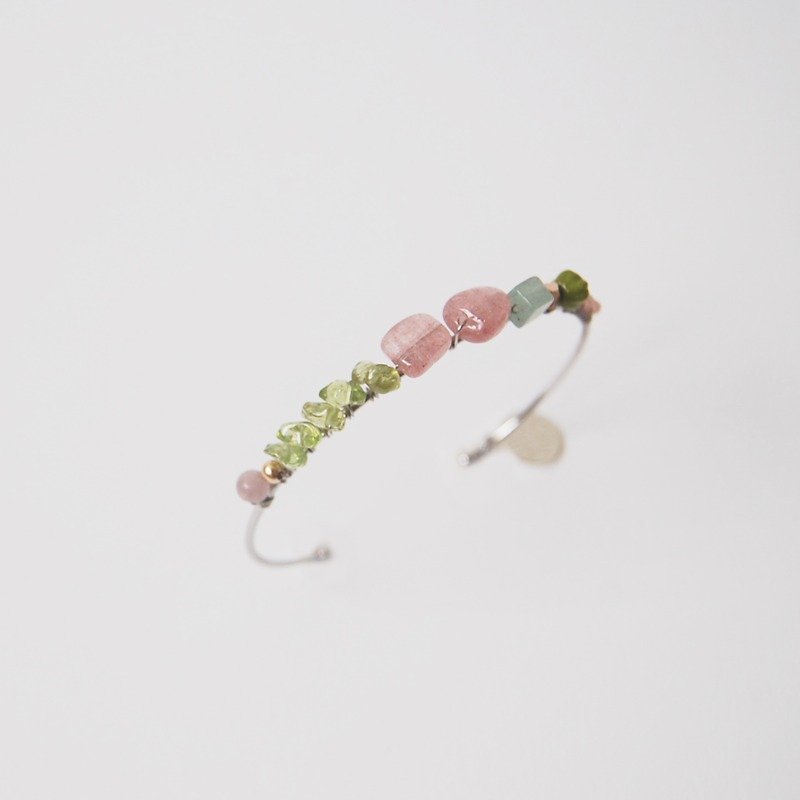 light green x purple pink Olivine / Strawberry Quartz Crystal Gemstone bracelet - Bracelets - Gemstone Multicolor