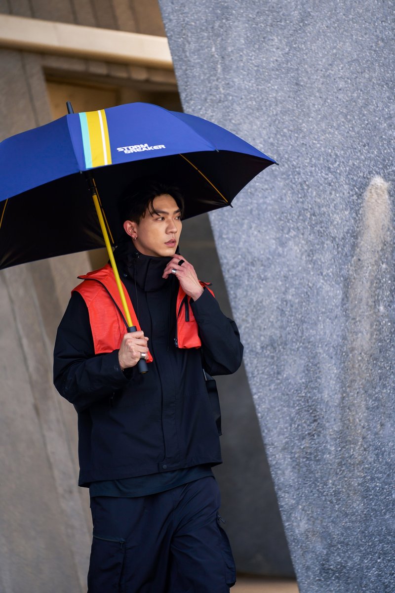 Aim Efficient Defense Wind Resistant Big Umbrella Charge Straight Umbrella STORM BREAKER - ร่ม - วัสดุอื่นๆ หลากหลายสี