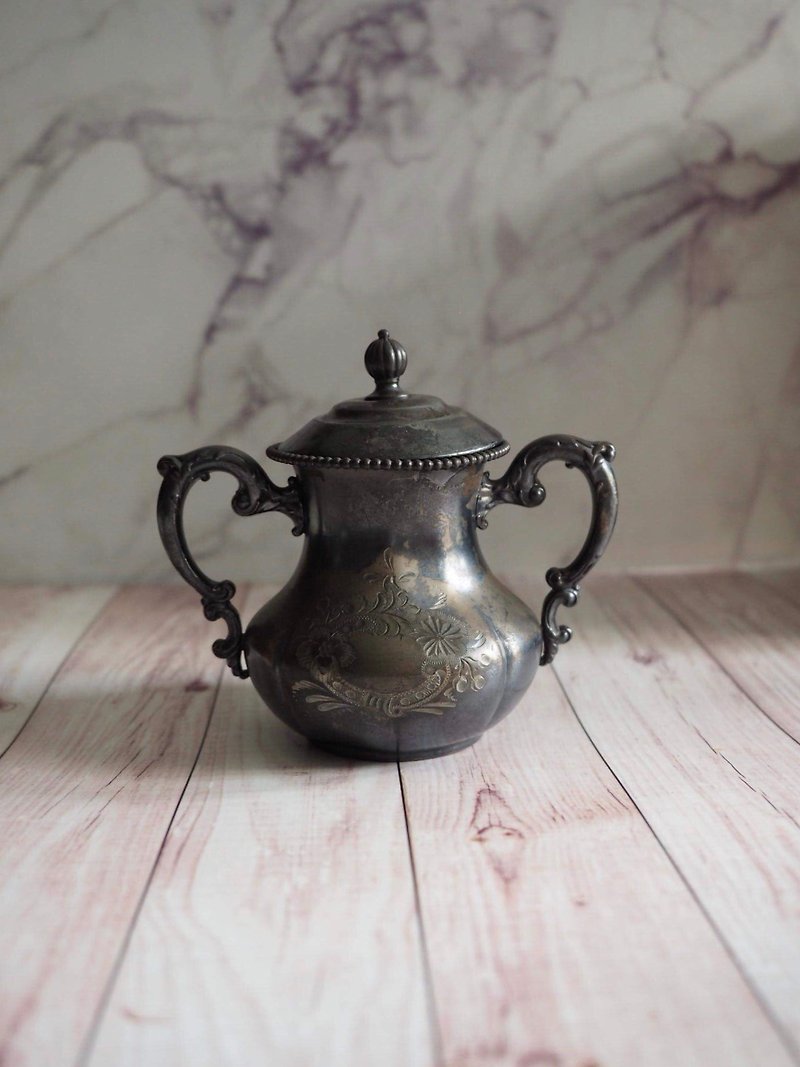 【SOLD OUT】British tin pot with double ears and carved lid - ของวางตกแต่ง - โลหะ 