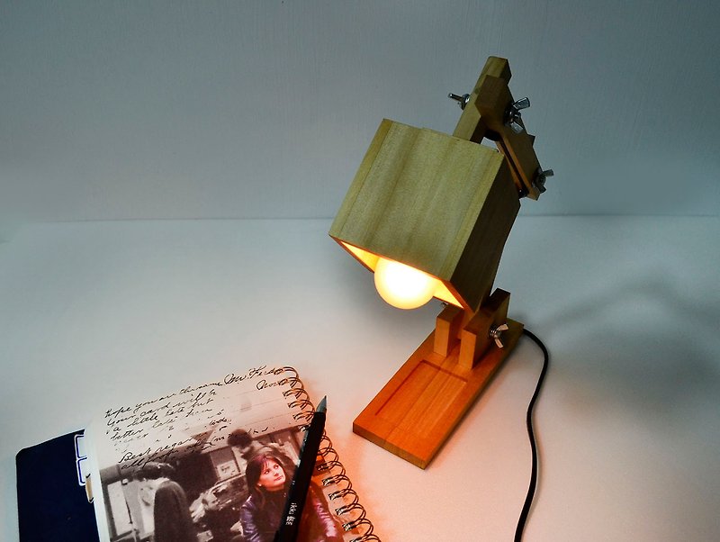 シェイキングヘッド、シェイクランプ、テーブルランプ、夜間照明、読書灯、状況灯、家庭用ランプ -  Xiaomu Workshop - 照明・ランプ - 木製 ブラウン