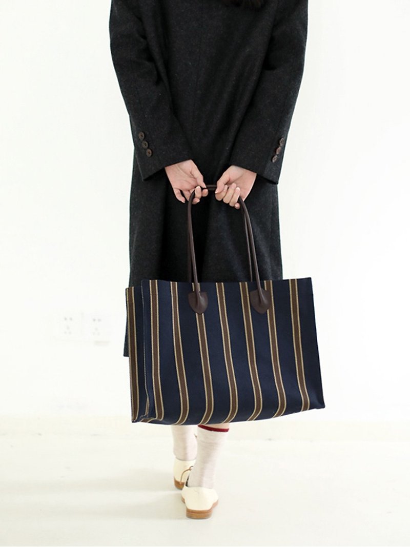 JOY x LIANGYIN.S collaboration large-capacity striped tote bag, square tote - กระเป๋าถือ - วัสดุอื่นๆ 