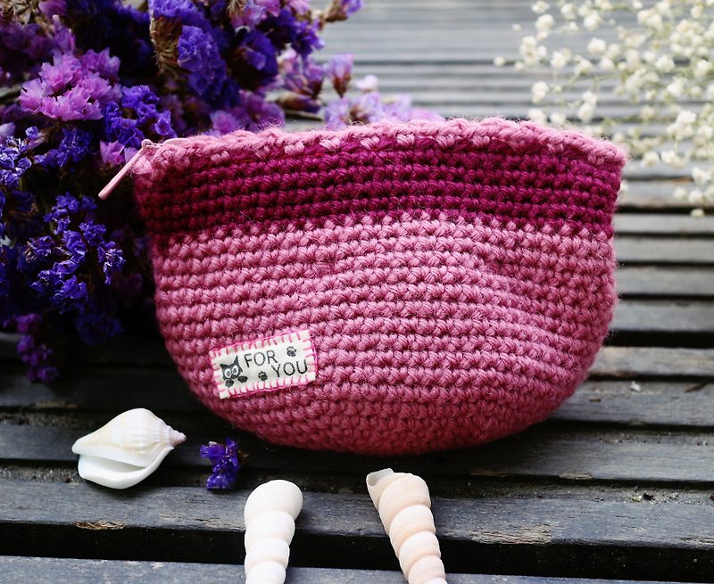 Handmade - sweetheart powder - wool zipper bag - Coin Purses - Wool Pink