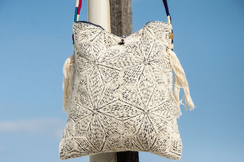 手縫純棉布側背包/刺繡斜背包/刺繡肩背包/indigo手縫藍染包-幾何 - 側背包/斜背包 - 棉．麻 藍色