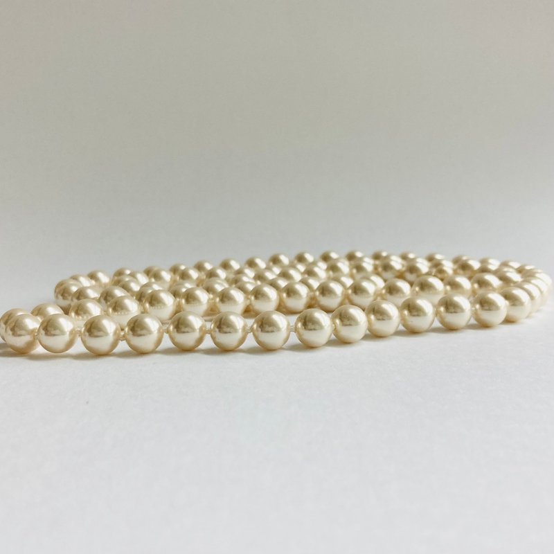 Resin pearl 2-way all-knot long necklace/10mm approx. 104cm/white beige/G/made in Japan - Necklaces - Plastic White