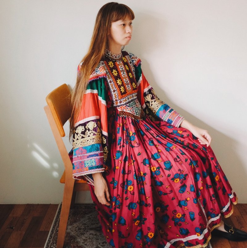 Vintage Kuchi folk dress 阿富汗Kuchi族綴珠繡民族洋裝 - 洋裝/連身裙 - 棉．麻 