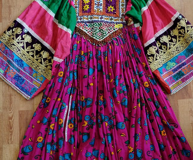 ヴィンテージのクチ族の民族衣装ビーズの刺繍が施されたアフガニスタン ...