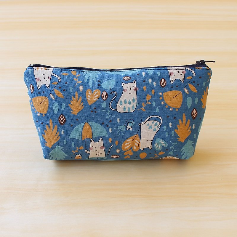 Rain cat bag - blue (large) / storage bag pencil case cosmetic bag - กล่องดินสอ/ถุงดินสอ - ผ้าฝ้าย/ผ้าลินิน สีน้ำเงิน