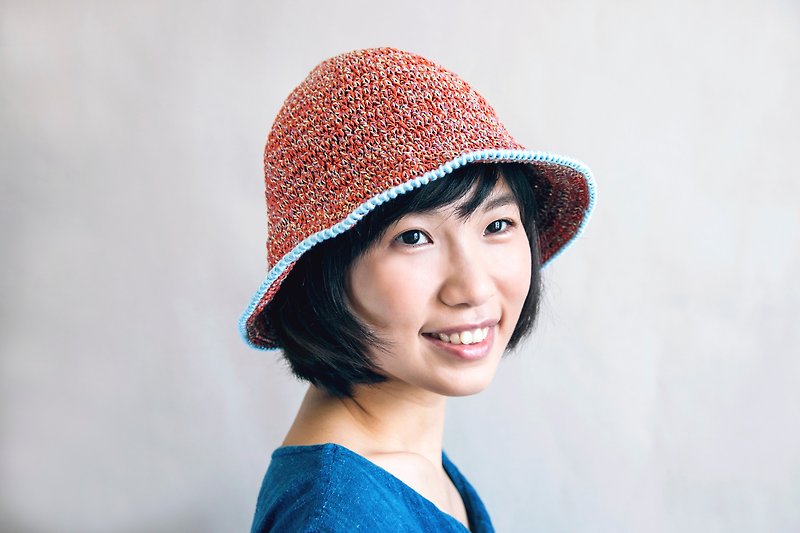 Woven curl wide eaves fisherman hat - braised red water blue - Hats & Caps - Cotton & Hemp Red