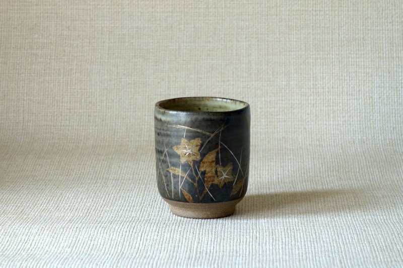湯のみ 銀彩秋草紋c - 茶壺/茶杯/茶具 - 陶 黑色
