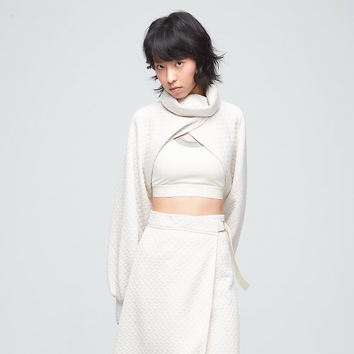 VOUX Cozee-高領線性緹花鋪棉罩衫(女)-白樺木