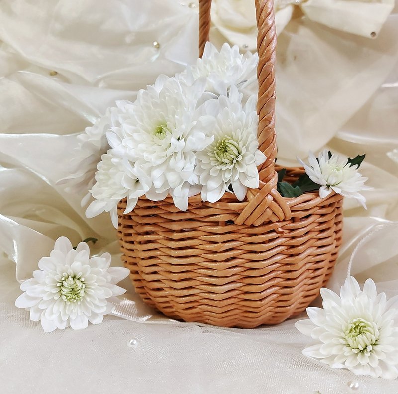 Wicker Flower Basket with Handle Wedding Basket Easter Basket - 居家收納/收納盒/儲物盒 - 環保材質 