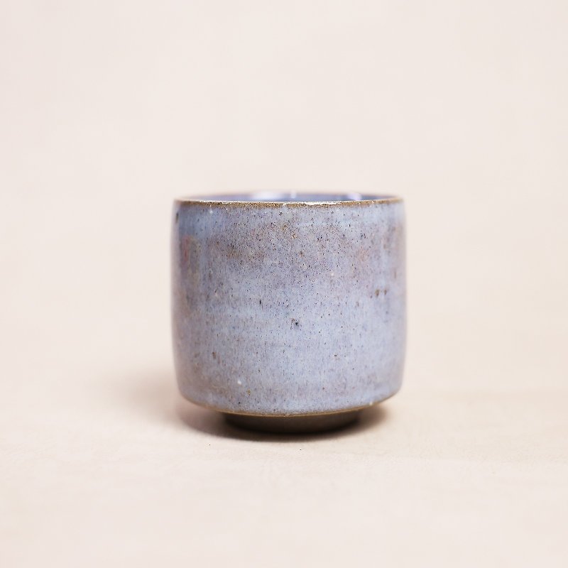 Mingya kiln l wood fired Hagi glaze iron spot water cup light blue purple pottery pottery cup tea cup - ถ้วย - ดินเผา สีน้ำเงิน