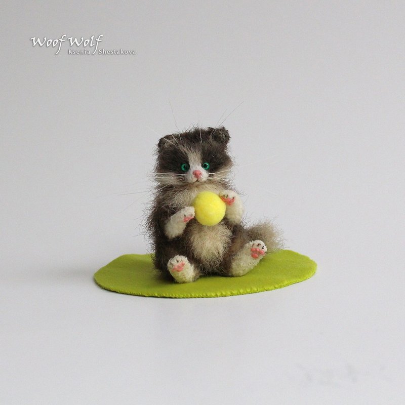 Cat Gandalf. Miniature realistic crocheted toy - 玩偶/公仔 - 其他材質 銀色