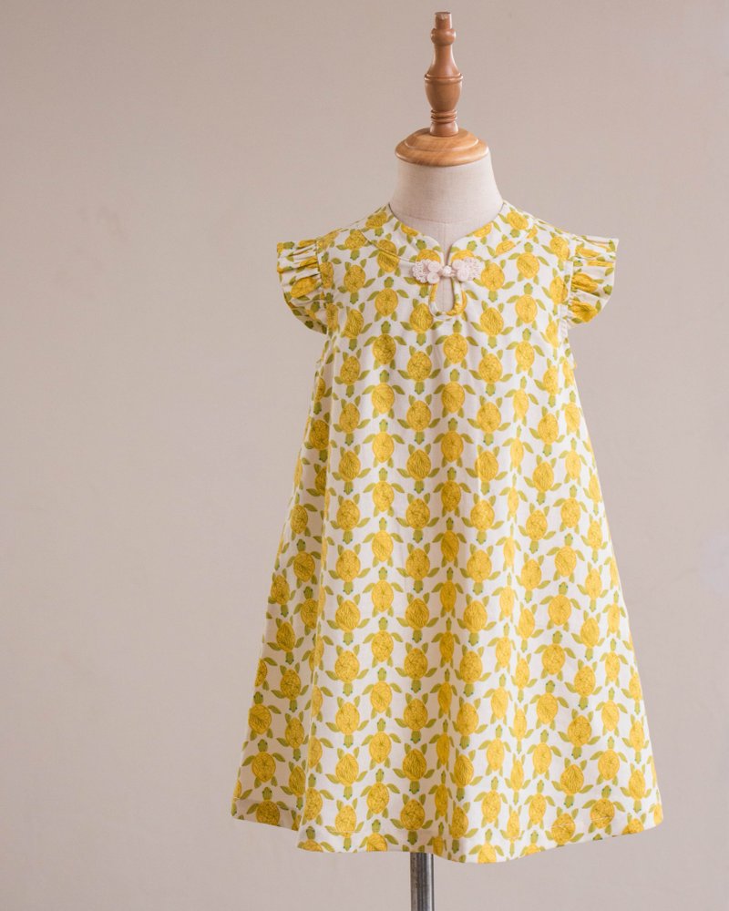 Improved girl's cheongsam yellow turtle flower - กระโปรง - ผ้าฝ้าย/ผ้าลินิน สีเหลือง