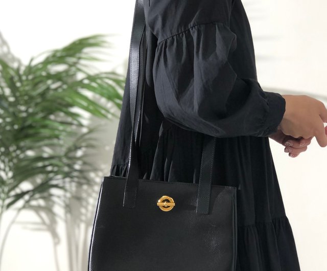 日本直送 名牌中古包 】CELINE セリーヌ マンテル エンボスレザー