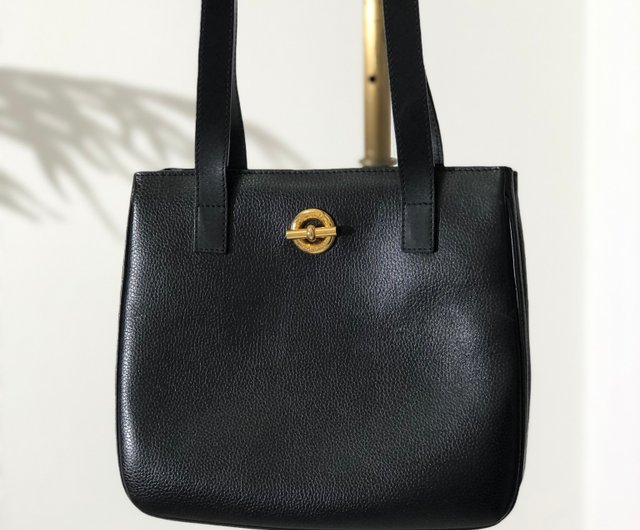 日本直送 名牌中古包 】CELINE セリーヌ マンテル エンボスレザー