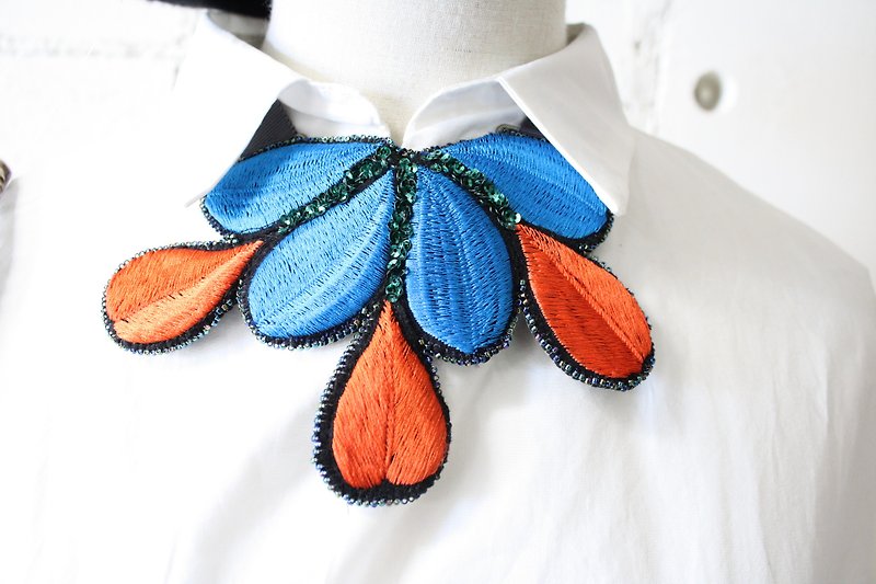 刺繍　ネックレス　　Embroidery Necklace - ネックレス - 刺しゅう糸 多色