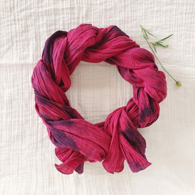 Handmade Tie and dyeing scarf //Purple pink // Fall scarf./Birthday gift. - 絲巾 - 棉．麻 紫色