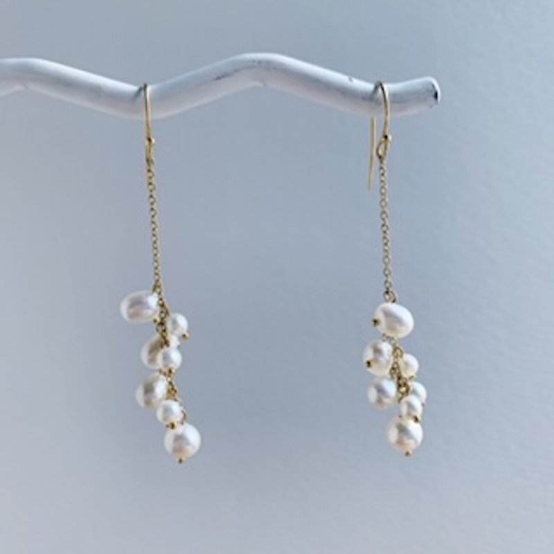 Freshwater tassels earrings - Earrings & Clip-ons - Other Metals 