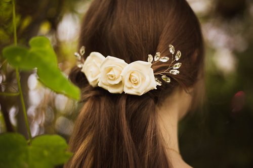 FomianaFlowers Real touch rose bridal hair comb for ivory wedding.