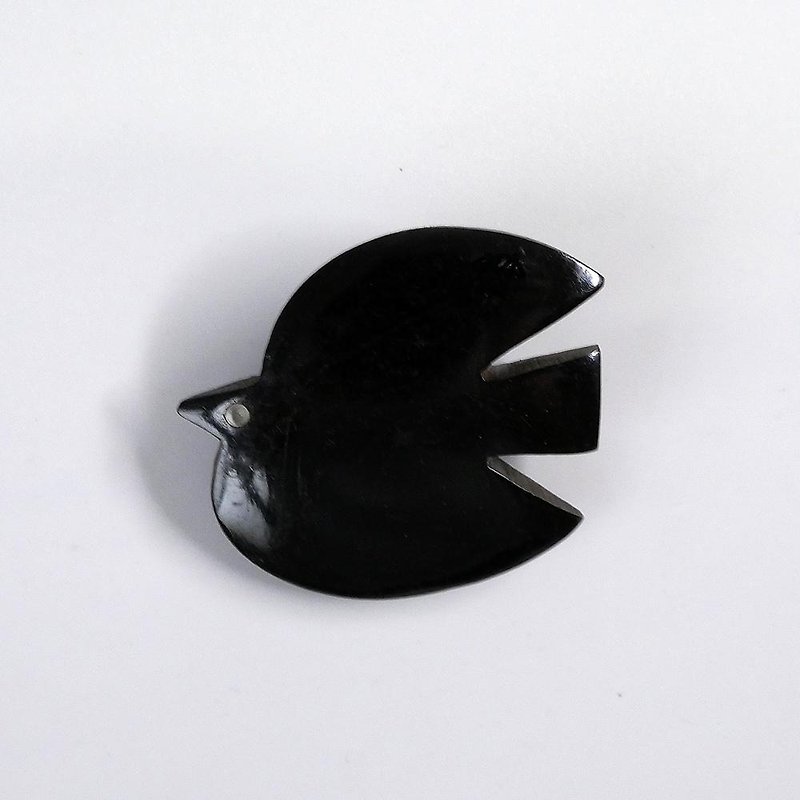 Buffalo bone brooch / pigeon black - Brooches - Eco-Friendly Materials 