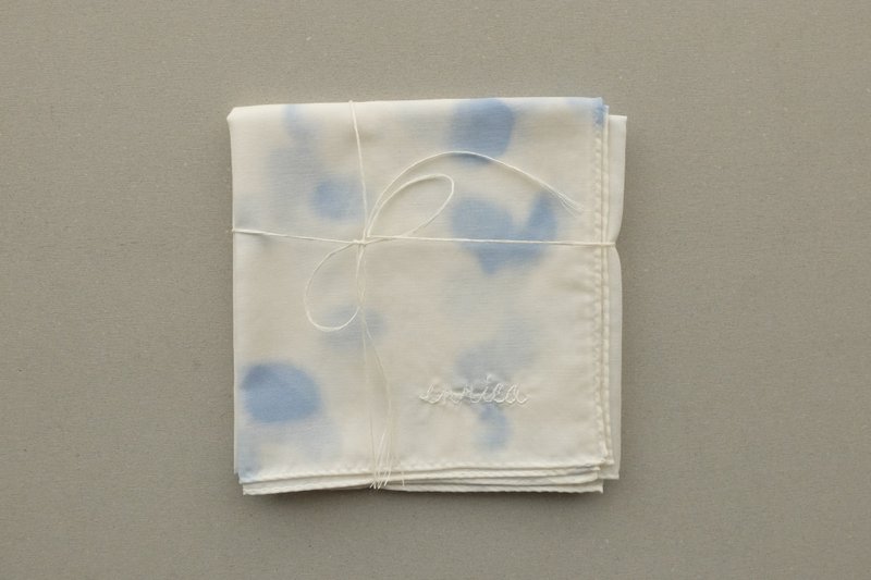 enrica handkerchief L / 変わり水玉プリント lightblue - 手帕 - 棉．麻 白色