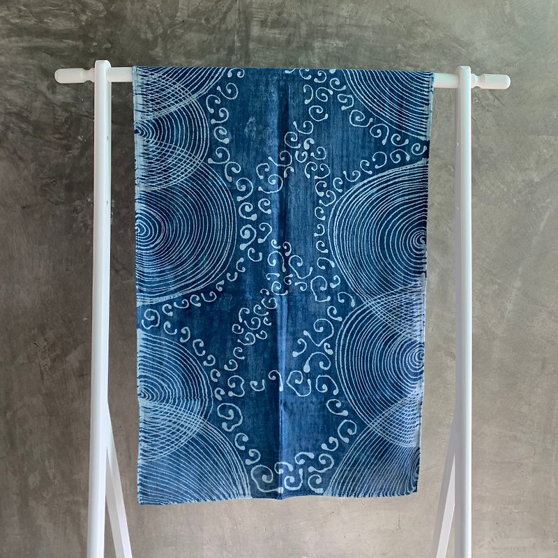 Indigo batik shawl - ผ้าพันคอ - ผ้าฝ้าย/ผ้าลินิน 