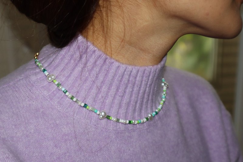 AUROS Handmade Beaded Necklace - สร้อยคอ - พลาสติก สีเขียว