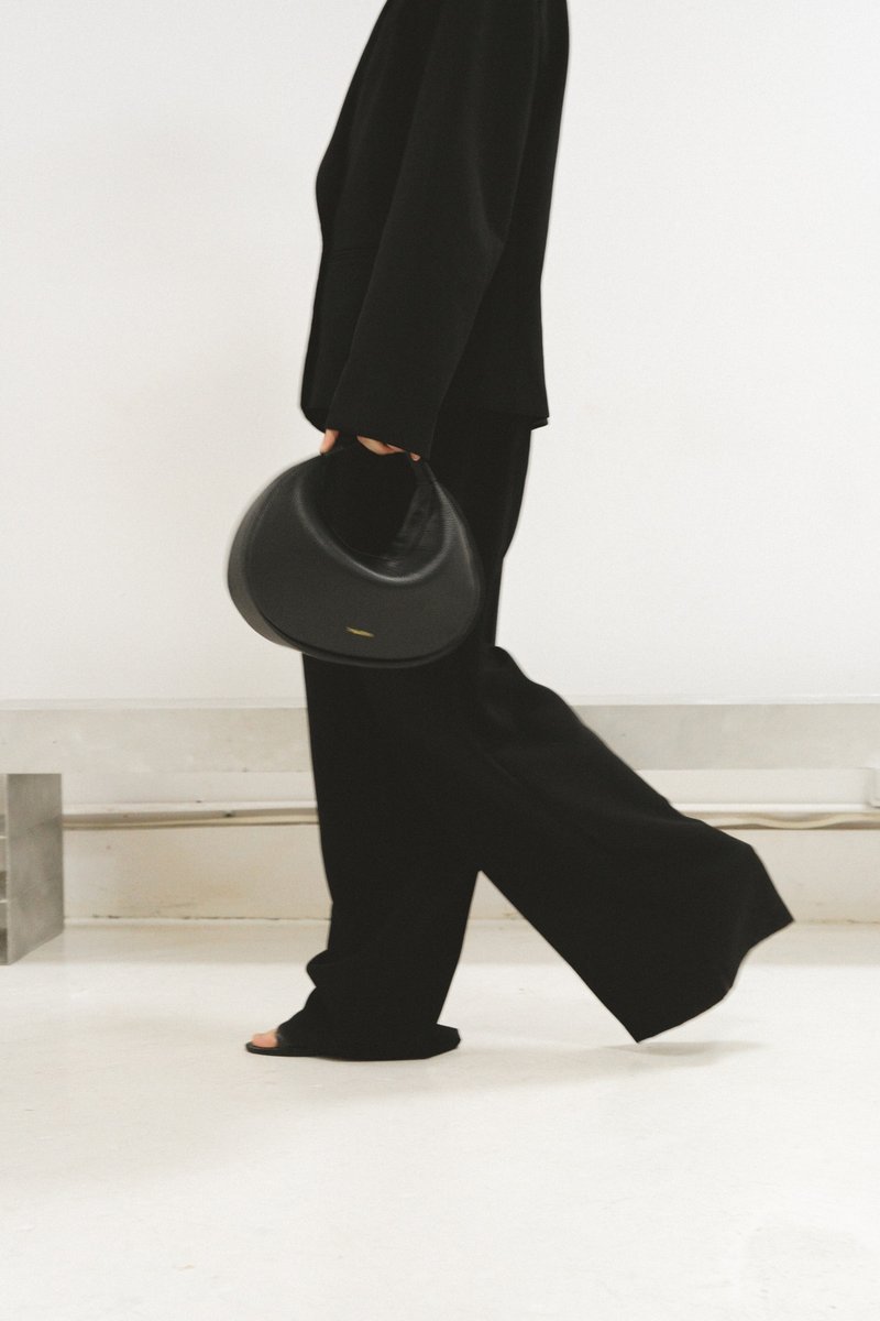 Black Leather Handbag – Hedera | Handcrafted Shoulder Bag | Minimalist Purse - 手提包/手提袋 - 真皮 黑色