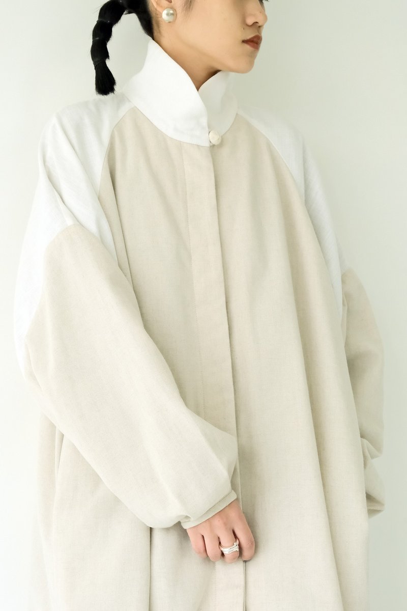 川 衣 WEAR BEING  交疊領拼接長風衣外套  米 麻 - 女大衣/外套 - 棉．麻 白色