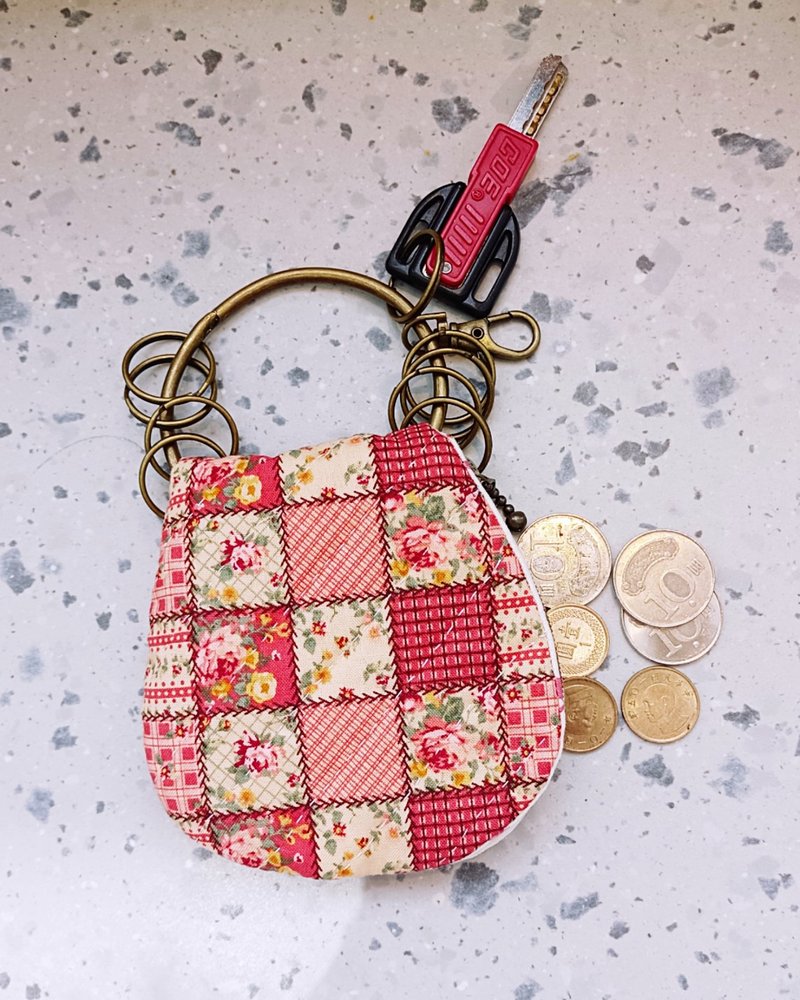 鄉村刺繡鑰匙零錢包大管家 手腕鑰匙包 零錢包－標籤與郵戳 - 鑰匙圈/鑰匙包 - 棉．麻 