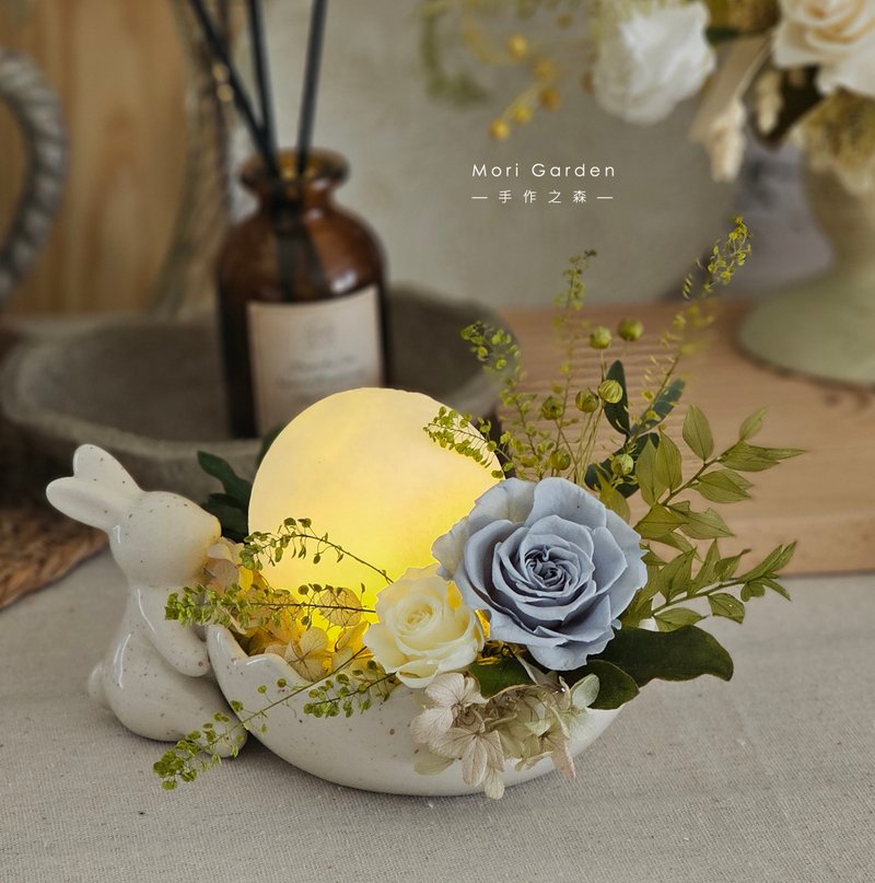 Styling table flowers | Rabbit holding the moon‧ Flowers everywhere - ช่อดอกไม้แห้ง - พืช/ดอกไม้ หลากหลายสี