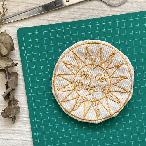Playworks Circle coin purse – Sun
