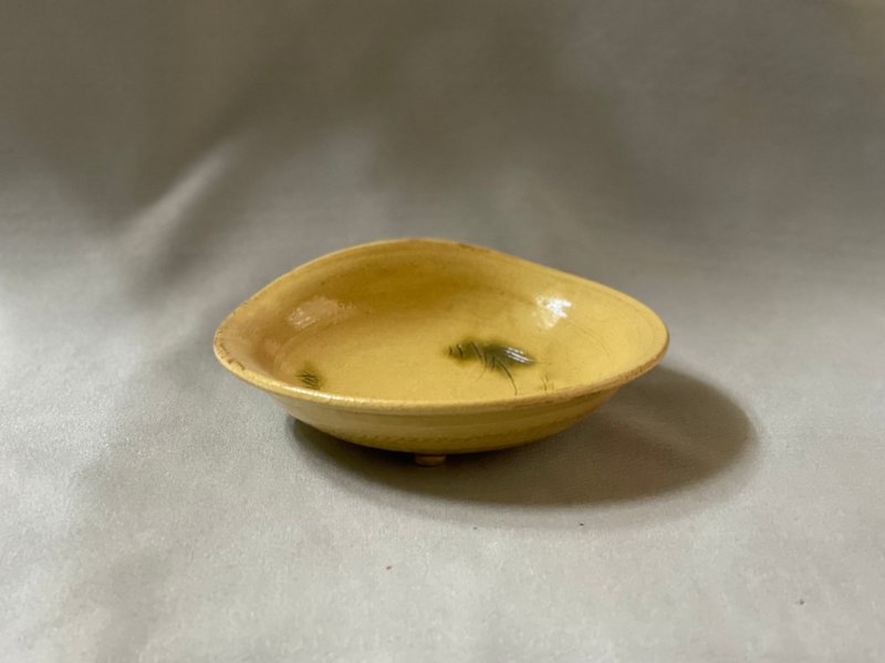 Appetizer, Kiseto, Shuhamagata - Bowls - Pottery Yellow