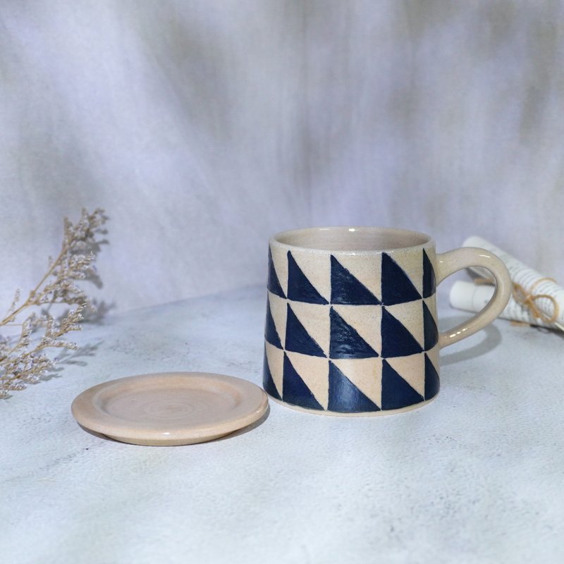 Hand-engraved angular gable cup-approx. 330ml, teacup, mug, water cup, coffee cup - Mugs - Pottery Multicolor