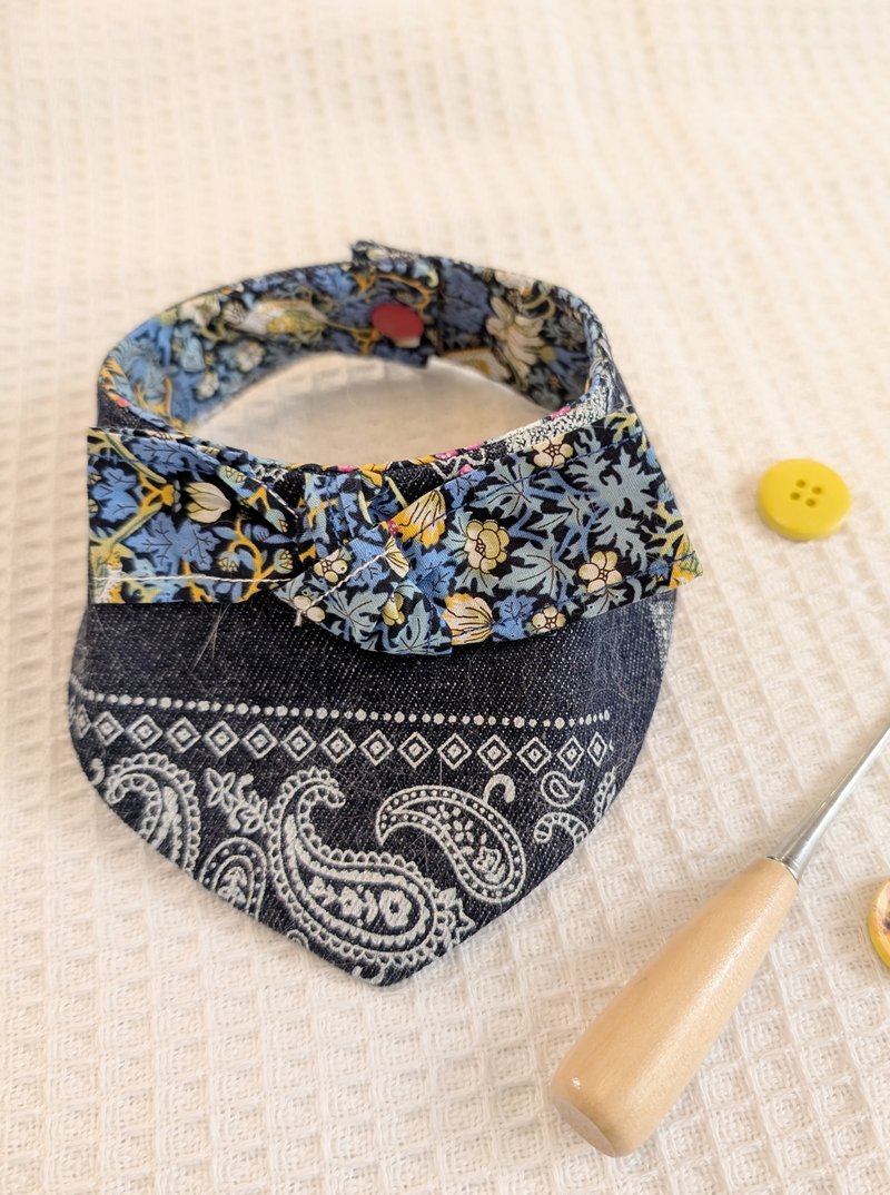 Denim cashew flower cat double-sided scarf - ปลอกคอ - ผ้าฝ้าย/ผ้าลินิน สีน้ำเงิน