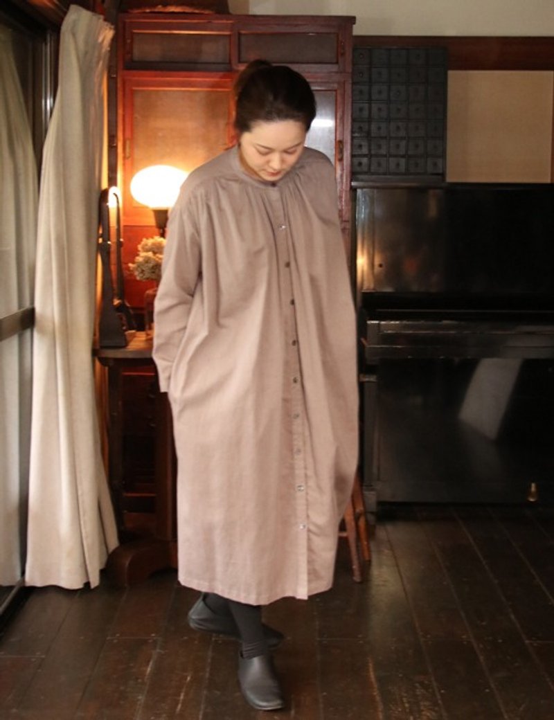 Cotton linen gathered shirt dress (beige) - ชุดเดรส - ผ้าฝ้าย/ผ้าลินิน 