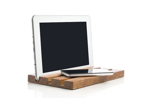WOODPRESENTS Wooden iPad stand Docking station iPhone doc Desktop organizer Charging station