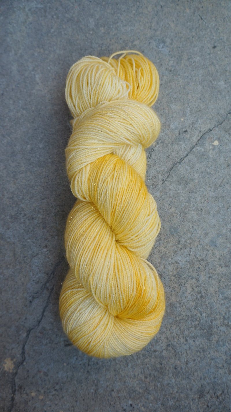 手染線。甜萊姆(火花)(4ply襪線)(150公克訂製版) - 編織/羊毛氈/布藝 - 羊毛 
