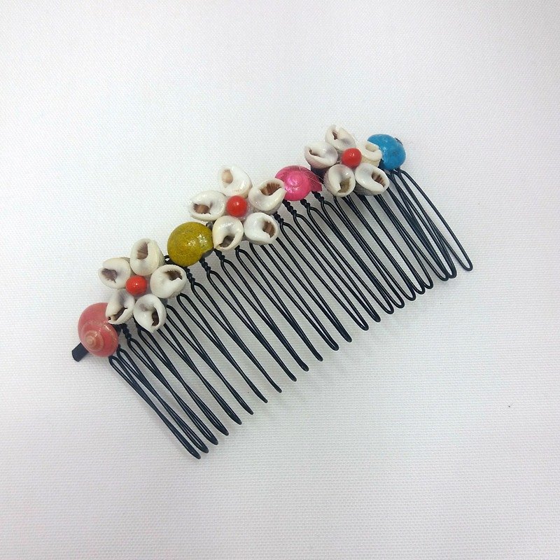 [HSOC Haibei original] Handmade ‧ shell decoration ‧ hair comb - Hair Accessories - Plastic Multicolor
