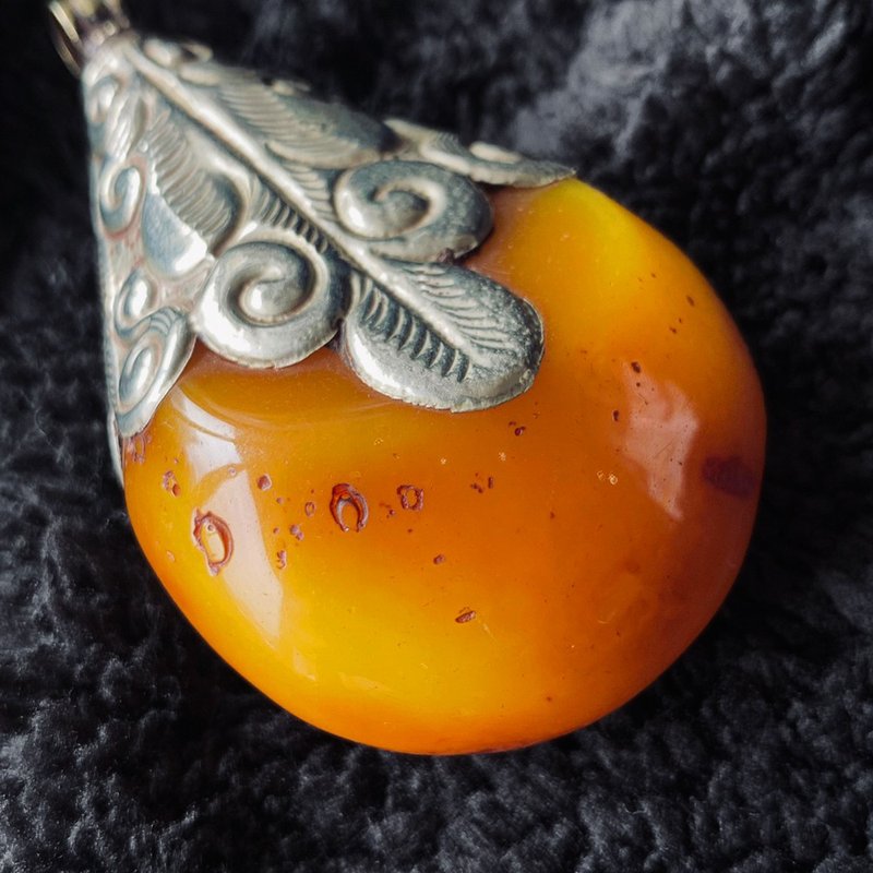 China's ancient Tibetan old Silver inlaid large Wax pendant │ timeless, warm and gorgeous - Necklaces - Other Materials Orange