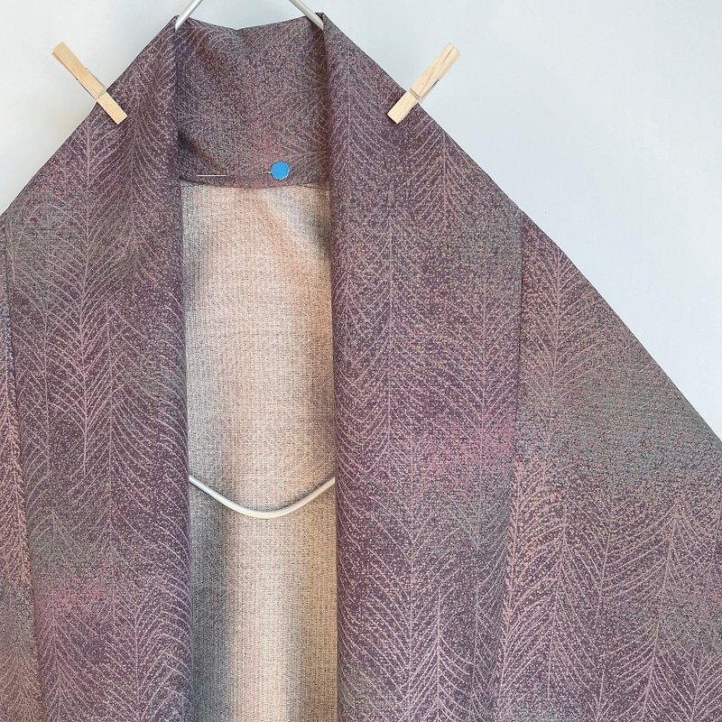 受注制作 | さんかく羽織 シルクウール 紫に若松文 ブローチ付き - 女裝 上衣 - 羊毛 紫色