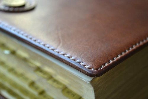受注見本　ハンドメイド【手縫】本革キリスト聖書カバー／ブックカバー 手縫】本革ハンドメイド受注見本 キリスト新改訳聖書カバー