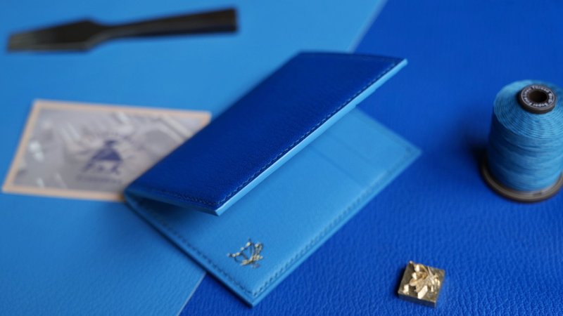 兩折簡約卡包隨身小錢包 純手工法國羊皮 客製化刻字禮物 撞色 - 錢包/皮夾/長短夾 - 真皮 藍色