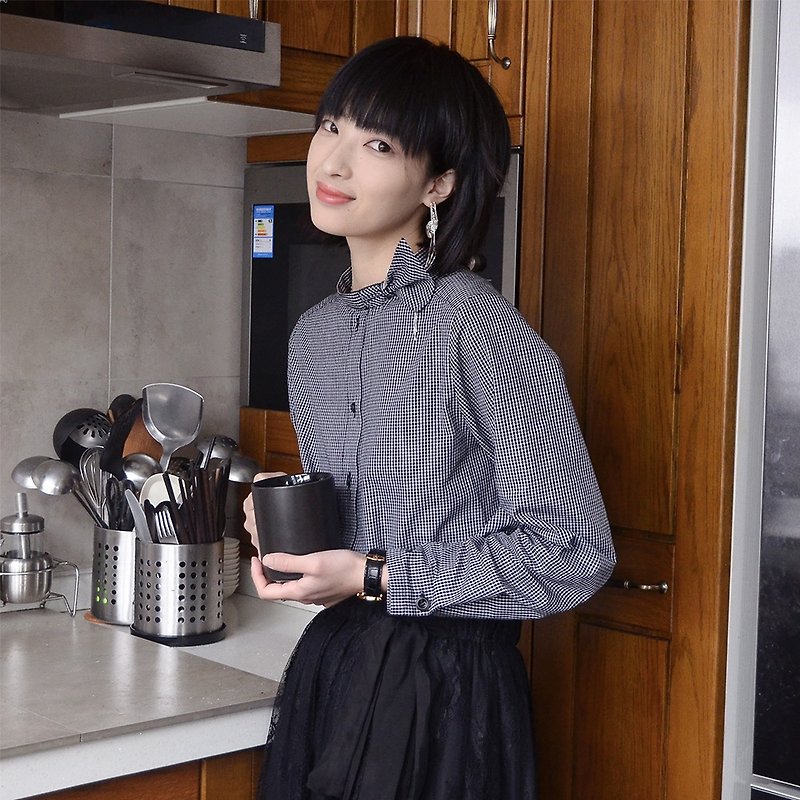 Japanese retro black and white grid shirt | shirt | cotton | independent brand |Sora-117 - เสื้อเชิ้ตผู้หญิง - ผ้าฝ้าย/ผ้าลินิน 