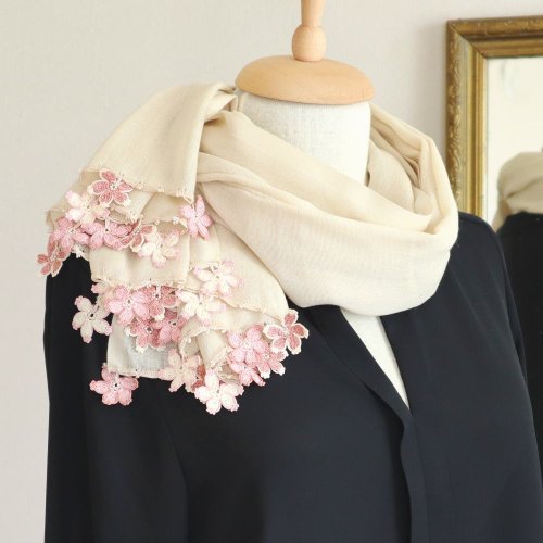AYTURK 【受注製作】レースの花付き 薄手パシュミナストール【桜】バニラクリーム