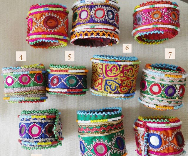 ★W1406★アンティーク　刺繍　古布　遊牧クチ―族　アフガニスタン ☆W1406☆アンティーク 刺繍布 カバー 遊牧民族 アフガニスタン