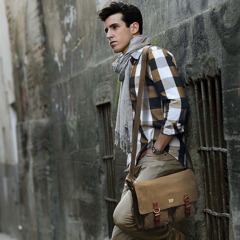 TRP0210 Troop London classic canvas messenger bag (2 colors optional) - กระเป๋าแมสเซนเจอร์ - วัสดุกันนำ้ 