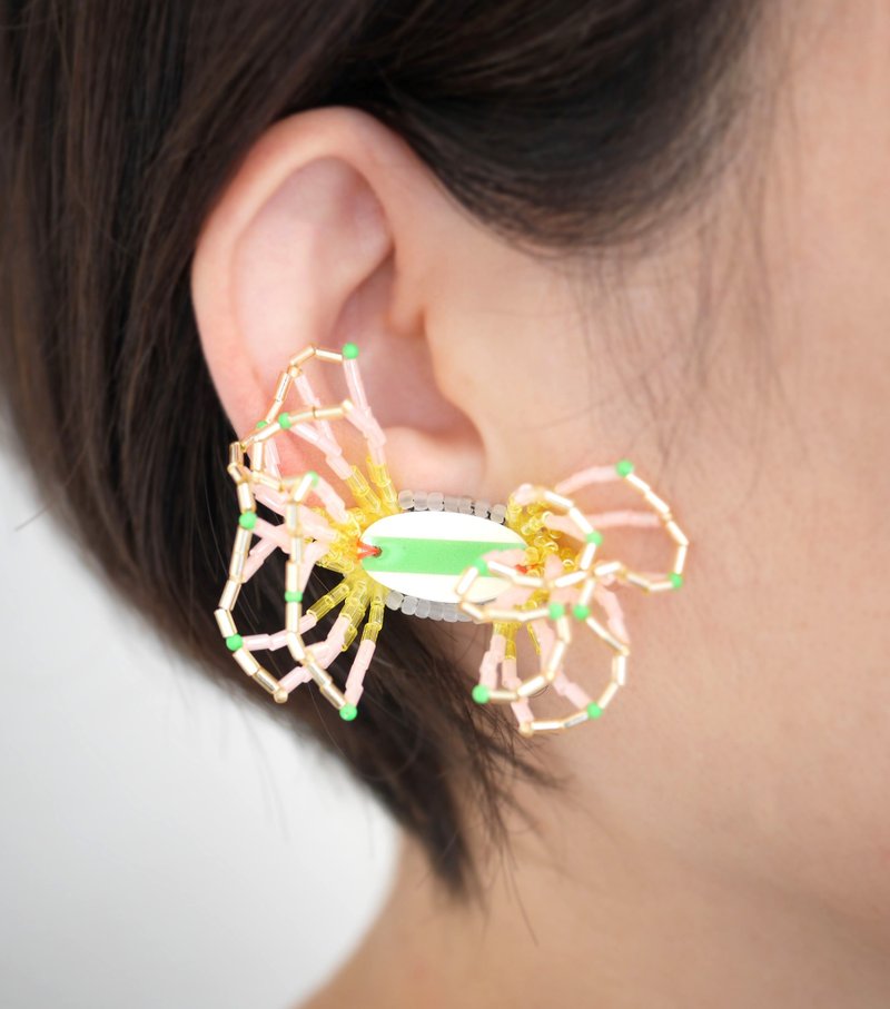 tsububu/Bead embroidery/Microorganisms/Piercings/ Clip-On/Candy green - ต่างหู - งานปัก สีเขียว