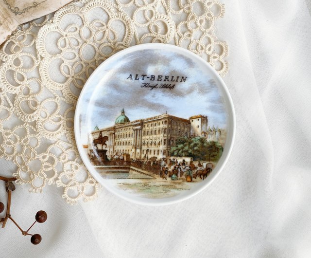 ドイツ製手描きウェディング木製教会型の貯金箱 ドイツ製手描き